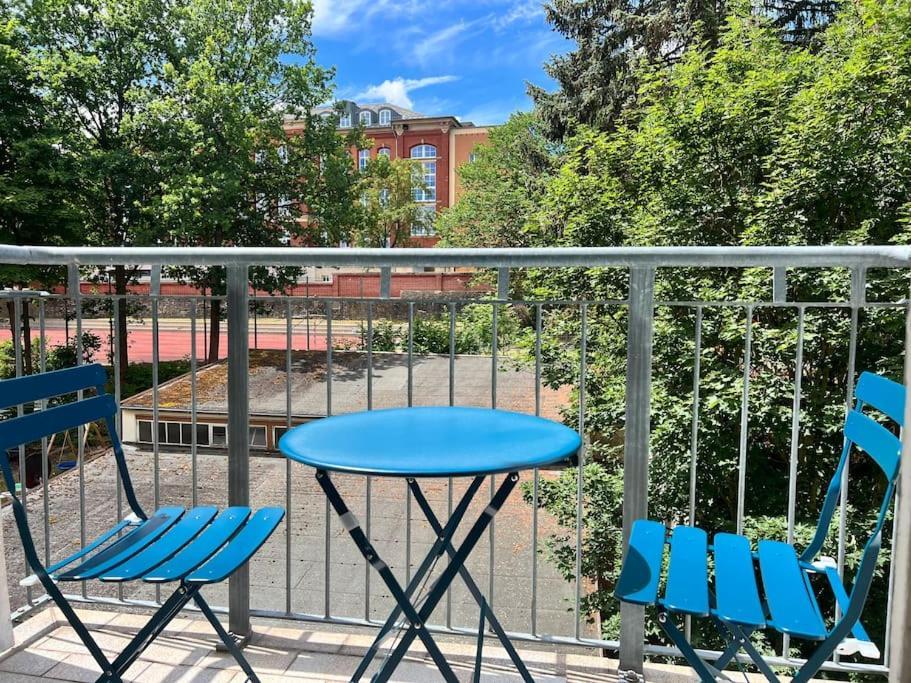 Schoenes City-Apartment Im Zentrum Mit Balkon Hof  Ngoại thất bức ảnh