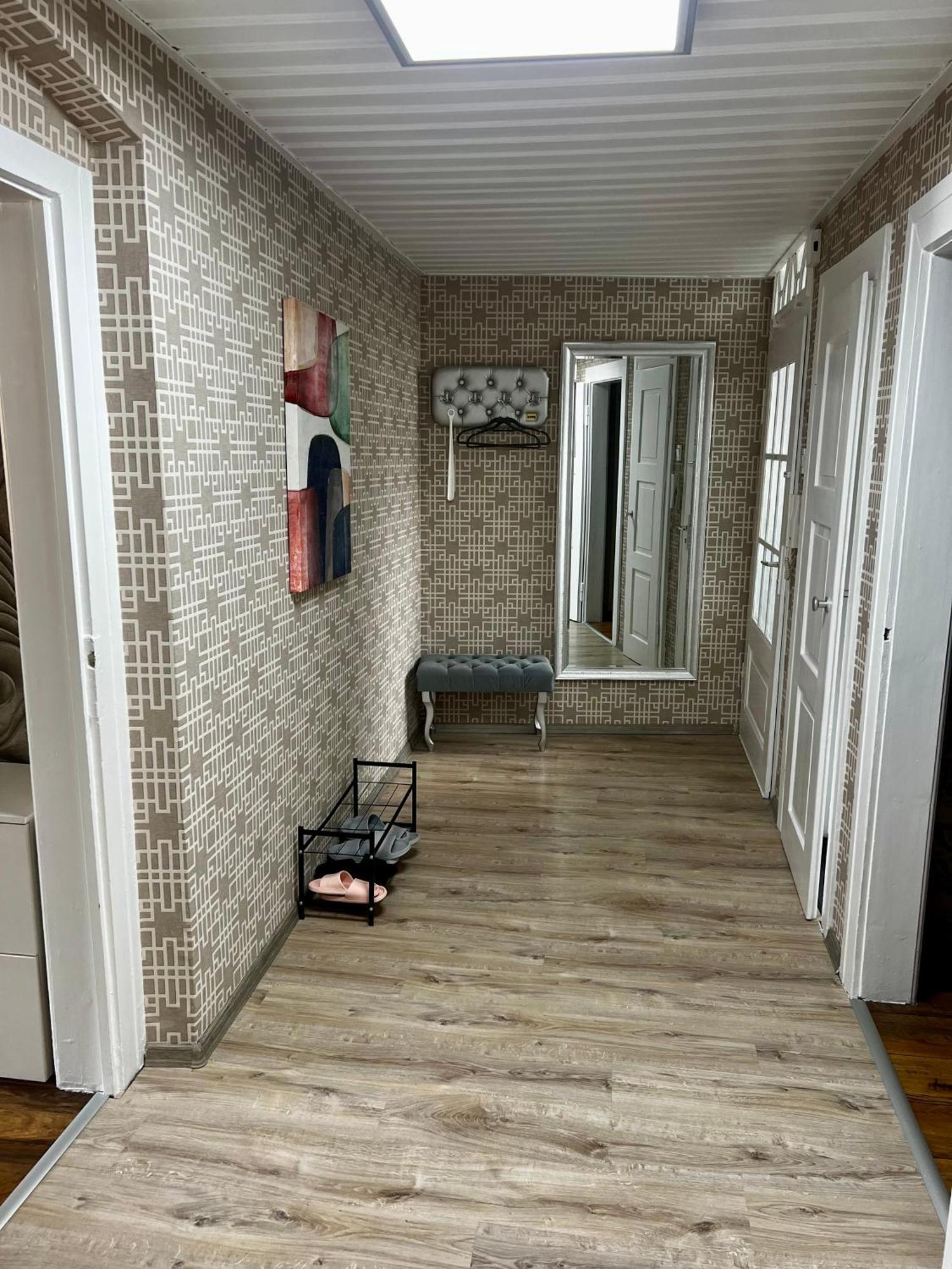 Schoenes City-Apartment Im Zentrum Mit Balkon Hof  Ngoại thất bức ảnh
