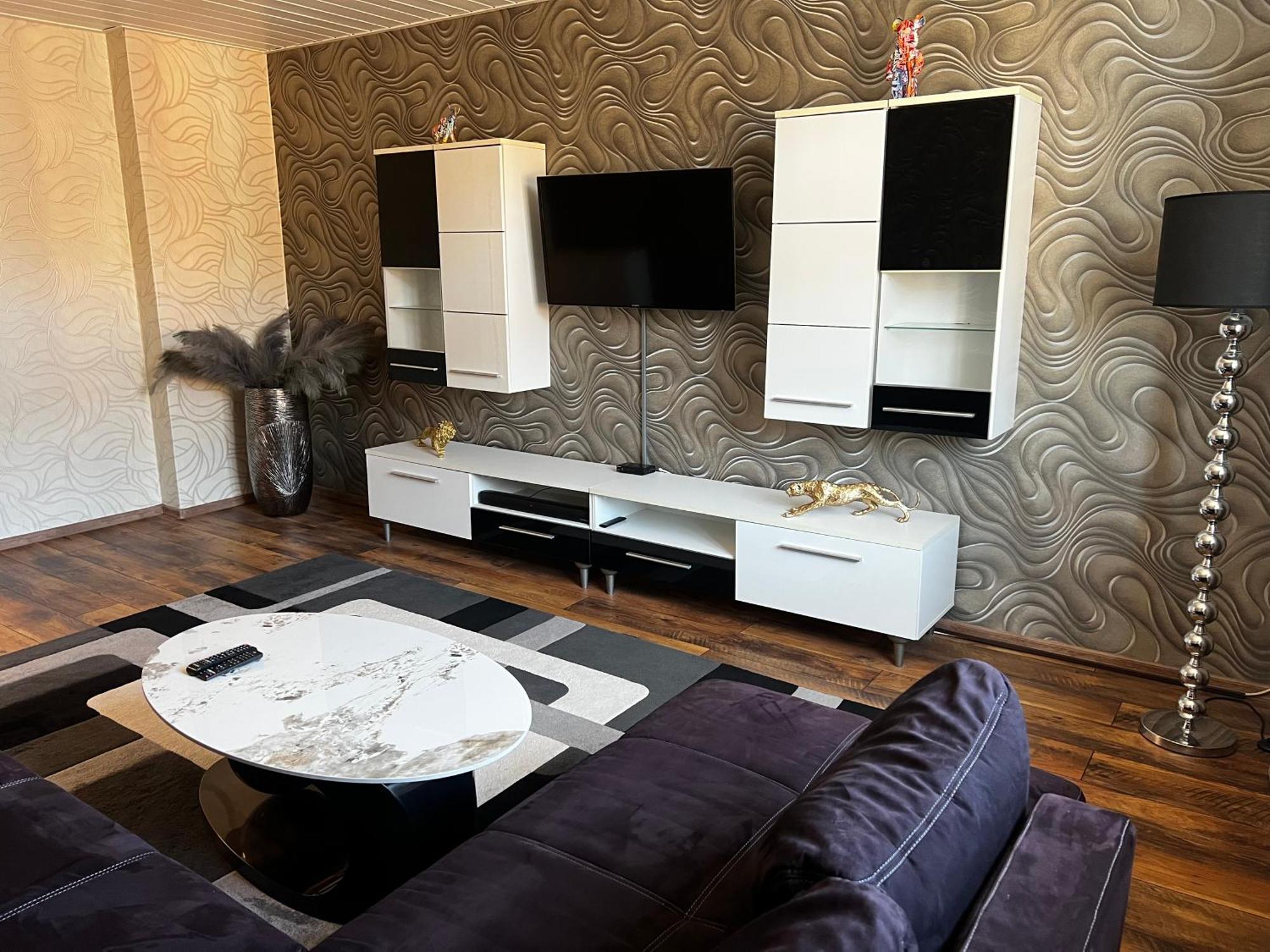 Schoenes City-Apartment Im Zentrum Mit Balkon Hof  Ngoại thất bức ảnh